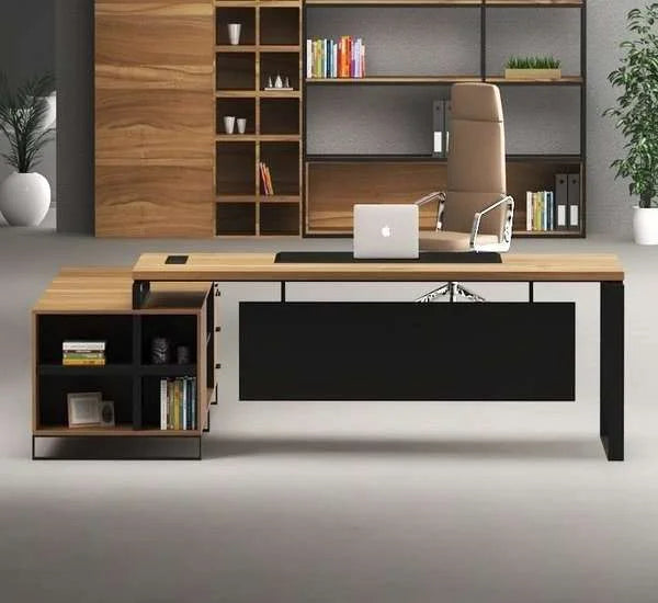 مكتب Latus Executive Manager Desk – خشبي فاخر مع لمسات سوداء (OM10)